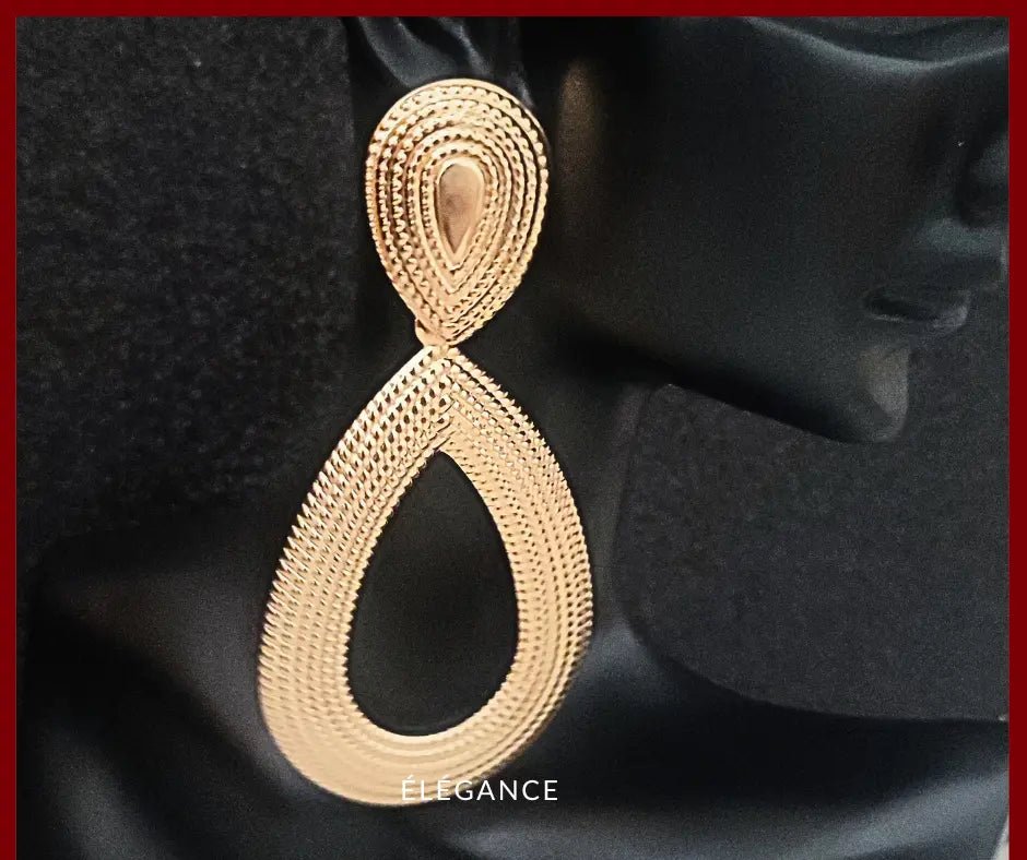 boucles d'oreilles originales boucles d'oreilles vintage boucles d'oreilles dorées boucles d'oreilles tendance boucle d'oreille pendantes boucles gouttes, élégance bijoux, bijou femme tendance bijoux femme bijoux tendances femme_elegance bijoux_élégance bijoux_elegance simplement Boucles d'Oreilles Oversize Goutte d'Eau Structurée