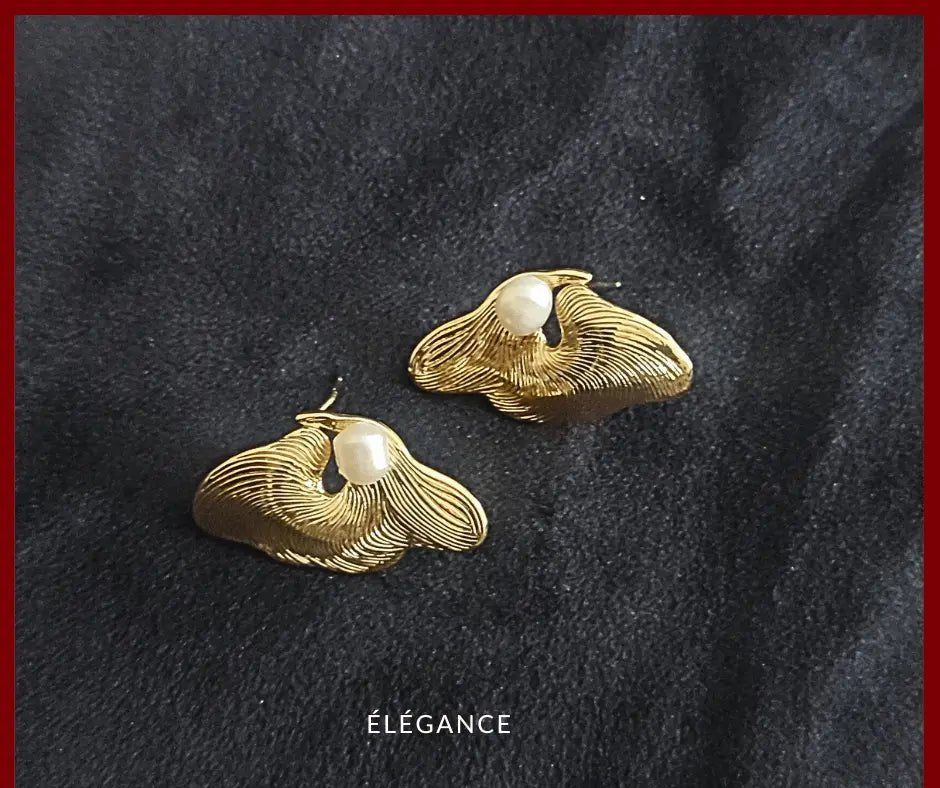 Boucles d'Oreilles Pendantes Texturé Motif Pétales et Perles Elégance Simplement