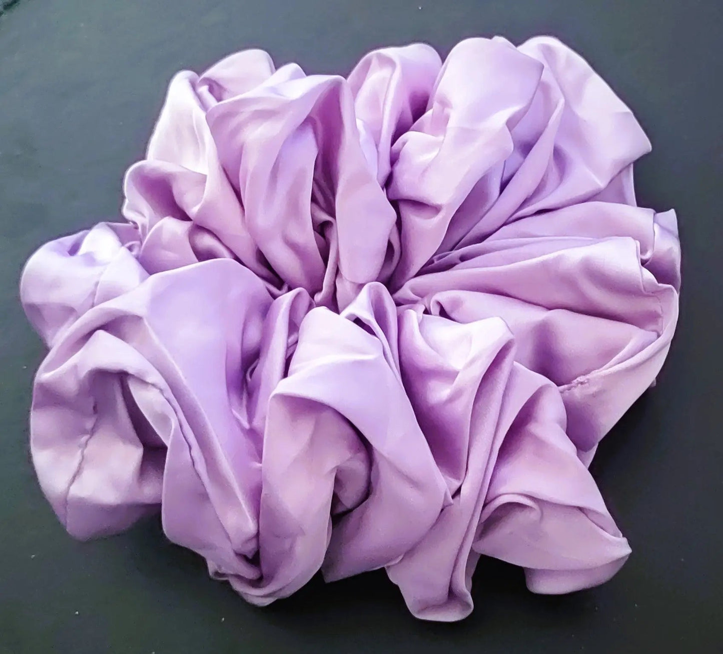 chouchou xxl violet cheveux tendance.