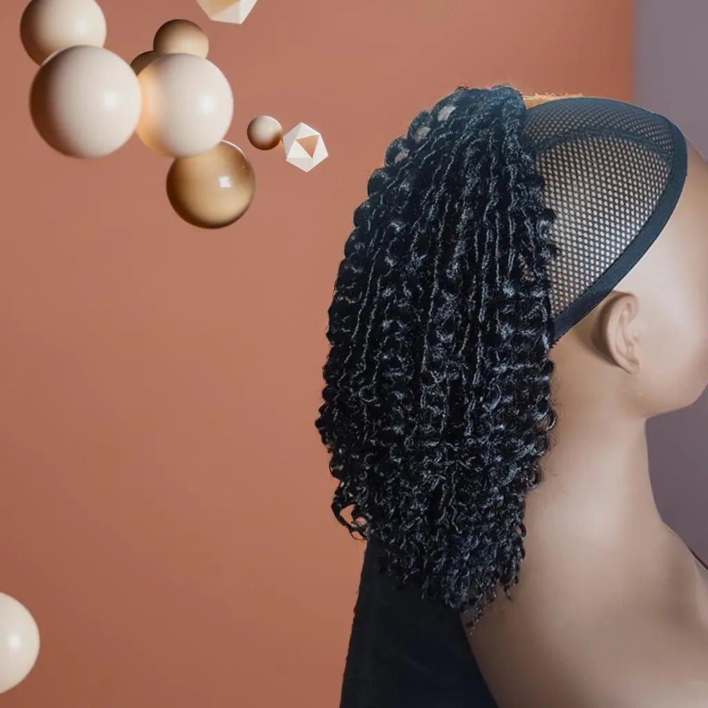 Postiche queue de cheval élastique Crepus and Co – Extension capillaire courte et bouclée avec fixation élastique, facile à installer pour un volume naturel et stylé. Apportez instantanément du caractère à votre coiffure
