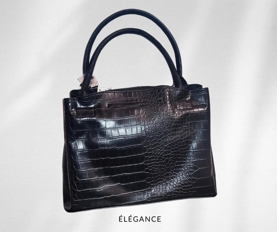 sac à main Manoukian, sac à main femme noir, sac à main bleu canard, sac à main avec bandoulière amovible, sac à main élégant et pratique, sac à main tendance 2024, sac à main prix réduit, sac à main mode femme, sac à main synthétique, sac femme porté main, sac à bandoulière réglable femme, sac à main soldé, sac à main compartiment zippé, sacs de marque, manoukian, sacs manoukian studio, sac motif croco, sac a main original, sac femme, sac main, grand sac a main femme, sac tendance femme, grand sac à main,