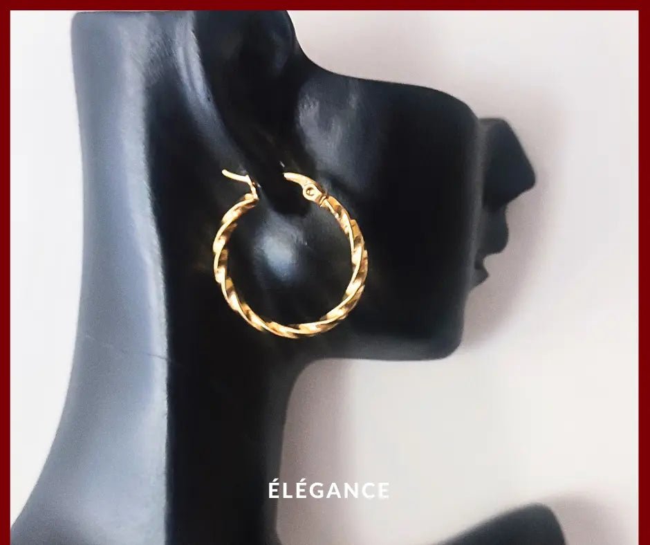 Petites créoles torsadées dorées en acier inoxydable – bijoux élégants, hypoallergéniques et durables pour femmes modernes.