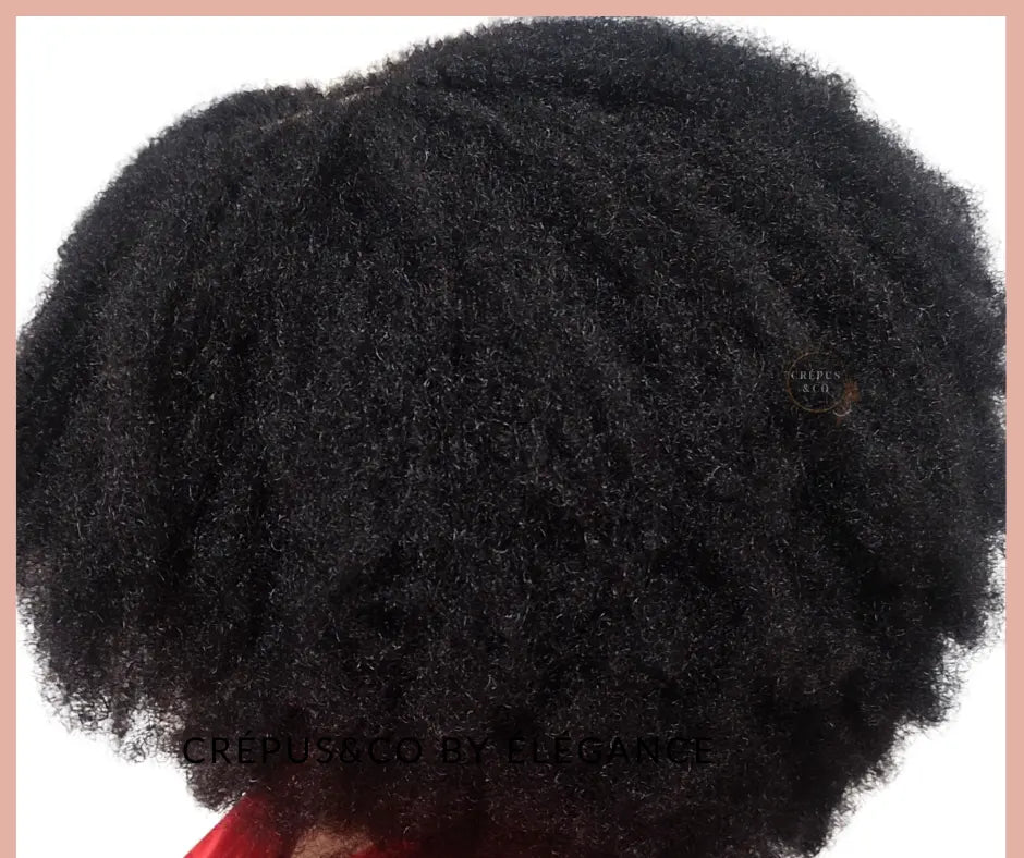 Coiffure rapide et chic : perruque U-Part afro synthétique, volume dense, effet naturel pour femmes noires et métissées.
