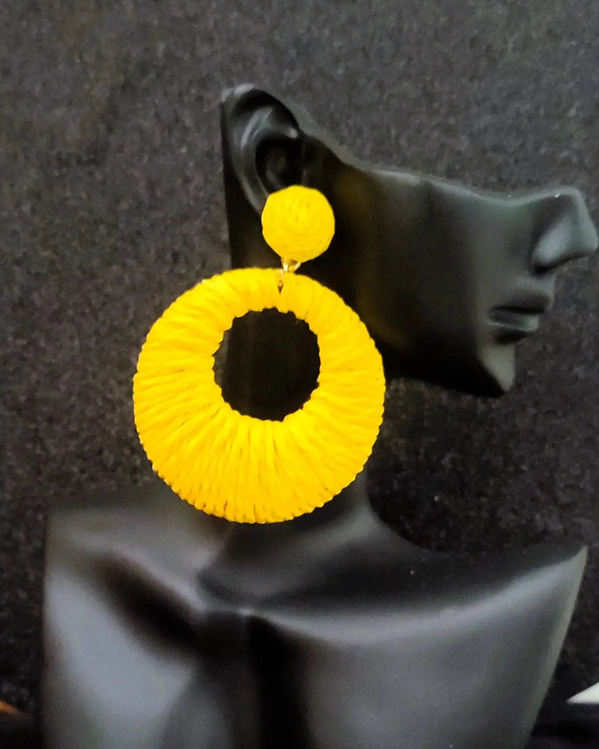 Boucles d’oreilles Bahïa jaune en raphia tissé, style bohème chic
