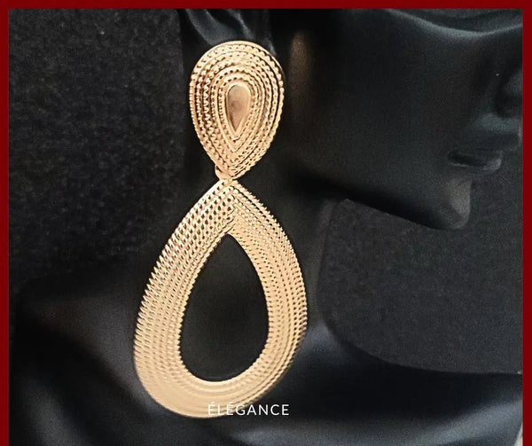 boucles d'oreilles originales boucles d'oreilles vintage boucles d'oreilles dorées boucles d'oreilles tendance boucle d'oreille pendantes boucles gouttes, élégance bijoux, bijou femme tendance bijoux femme bijoux tendances femme_elegance bijoux_élégance bijoux_elegance simplement Boucles d'Oreilles Oversize Goutte d'Eau Structurée