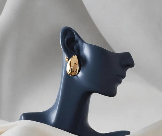 Élégantes boucles d’oreilles pendantes goutte, bijou original en acier inox, par Élégance Simplement.