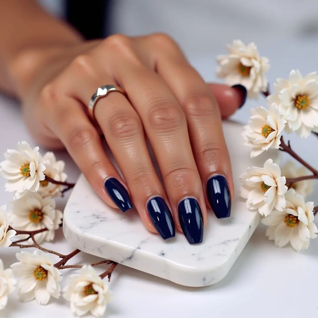 Kit faux ongle press on nails mi-long confin DARK BLUE R31 | NailsLashesbyCha faux ongles réutilisables bleu marine ongles ballerine faux ongles réutilisable