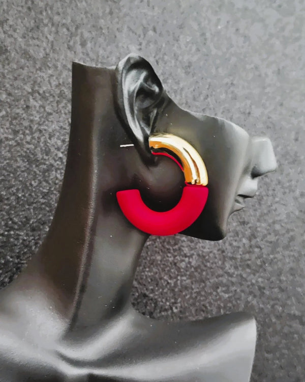 Boucles d'oreilles demi-créoles rouge bordeaux dorées, modèle Luméa, bijoux en acier inoxydable