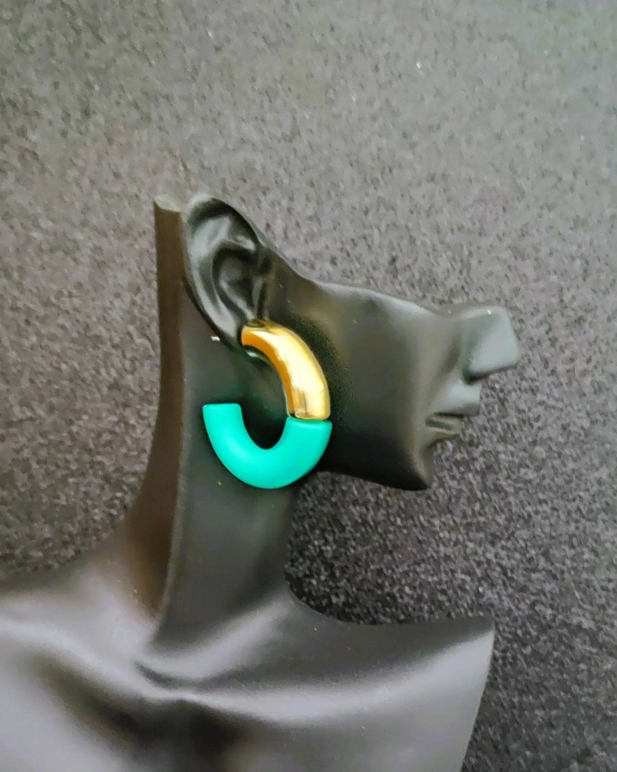 Boucles d'oreille demi-créoles vertes et dorées en acrylique et bijoux en acier inoxydable, elagance bijoux