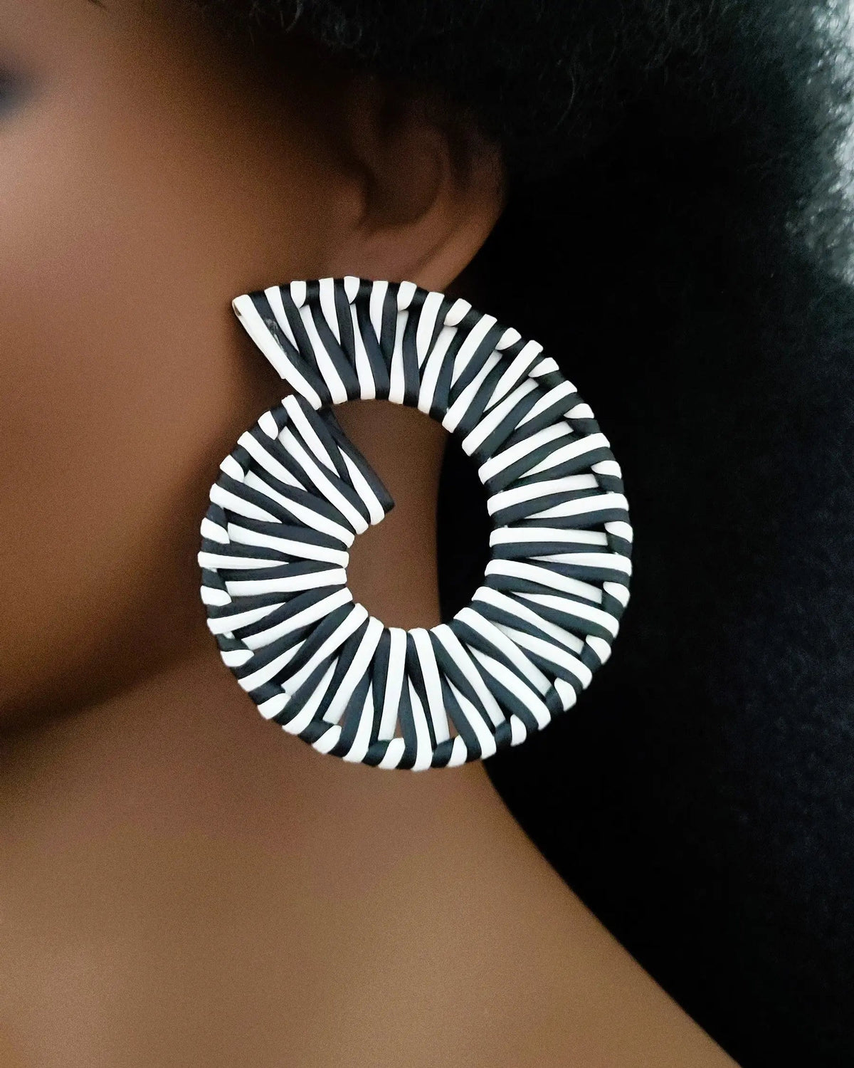 Boucles d’oreilles bohèmes chic en polyuréthane zébré, elegance bijoux, boutique en ligne de bijoux pas cher