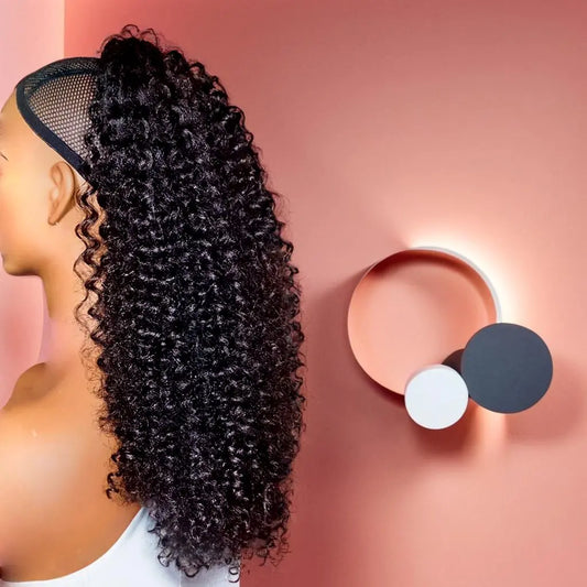 Postiche queue de cheval longue avec élastique Crepus and Co – Extension capillaire bouclée, afro ou cheveux bouclés, longueur 18 pouces. Facile à fixer, cette queue de cheval apporte volume, longueur et élégance pour une coiffure rapide et stylée.