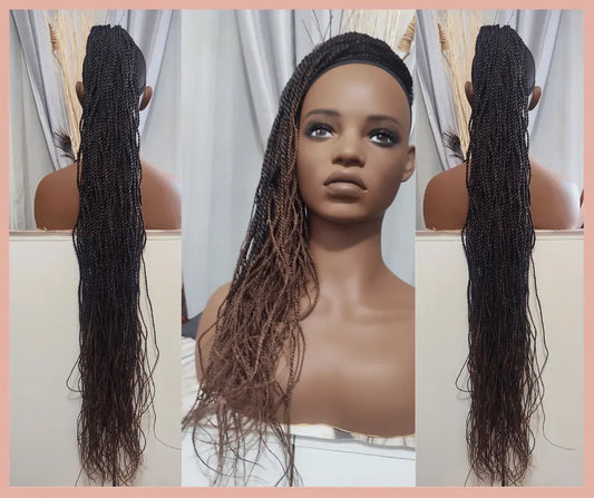Postiche queue de cheval 'Reine Esther' – Postiche Vanille 22 pouces couleur T1B/33, avec tresse longue. Élégance Simplement, pour un look sophistiqué et des tresses longues parfaites.