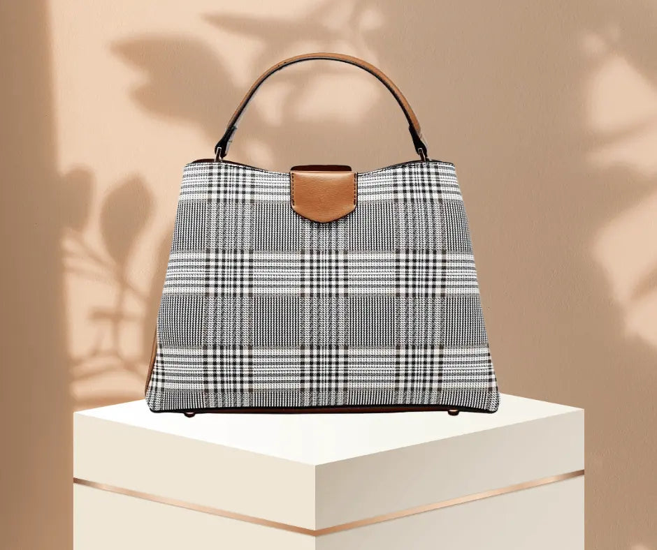 Sac à Main Tom et Eva Effet Cuir Motif Vichy Elégance Simplement, sac a main original, sac femme, sac main, grand sac a main femme, sac tendance femme, grand sac à main, sacs tendance femme, sacs à mains femmes, sacs à main femme, sacs pour femme, sac pour femmes, sac tendance, sacs a main, sac a main pour femme, acheter un sac,   femme sac, sac à main magasin, elegancesimplement, magasin de sacs à main, site de sac, sac de femme, sac a mode