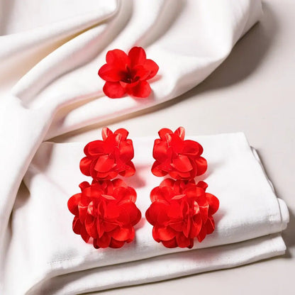Boucles pendantes florales rouges, acier inoxydable et tissu léger