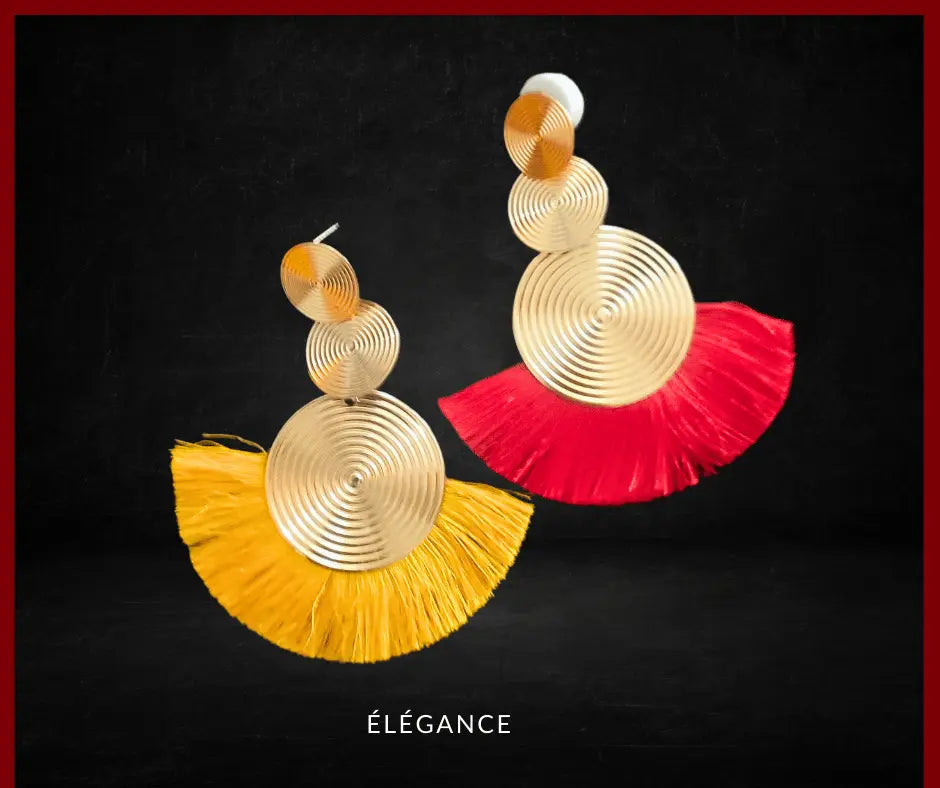 Boucles d'oreilles XXL en tissu doré, un bijou bohème idéal pour un look élégant et moderne.