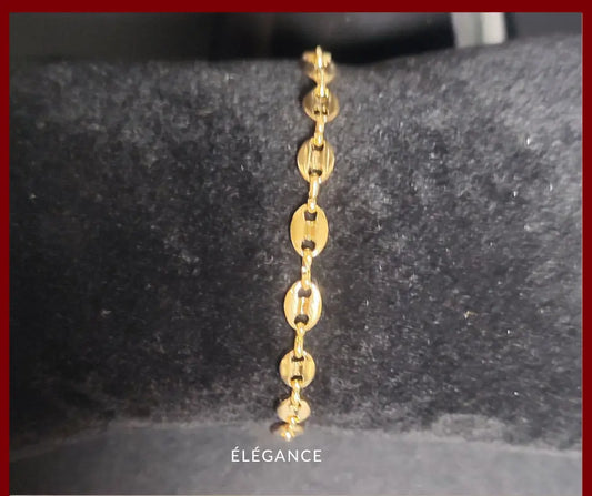 Bracelet en acier inoxydable doré avec mailles grains de café, un bijou tendance pour femme.