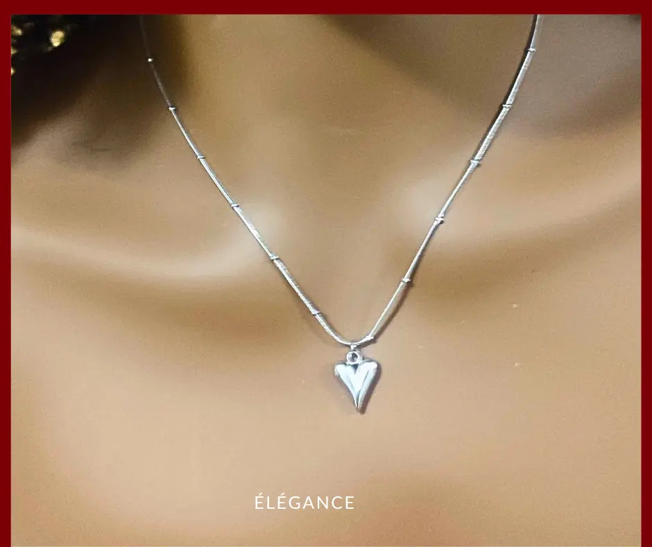 Collier chaîne fine en acier inoxydable, disponible en argenté et argenté, style romantique et tendance.
