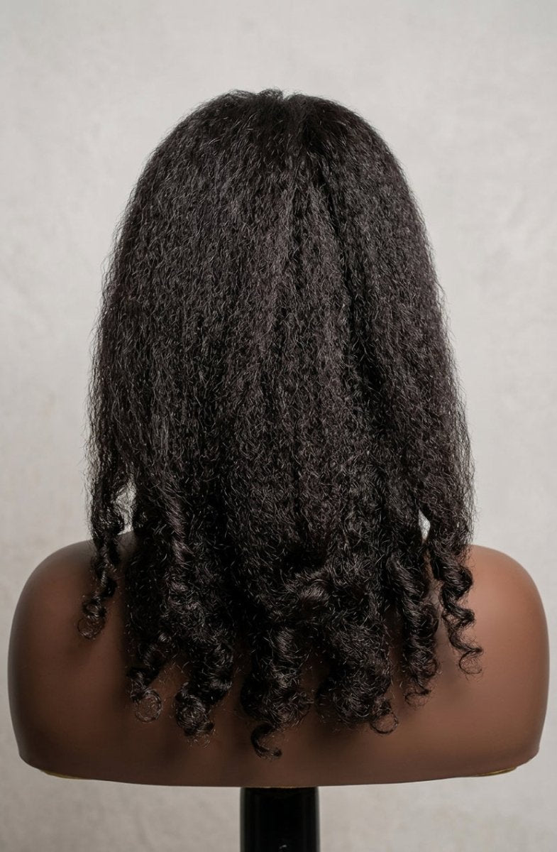 Postiche queue de cheval afro Taby avec texture kinky straight détaillée de chz crépus and co by élégance simplement