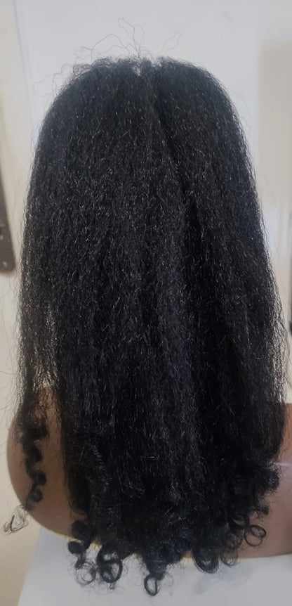 Postiche queue de cheval afro Taby avec texture blow-out détaillée