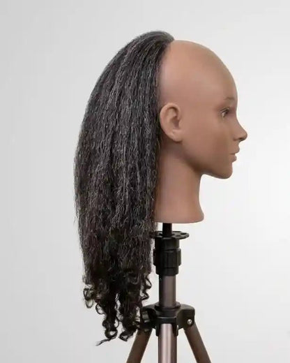 Postiche queue de cheval avec élastique crépus étiré 16 pouces poivre sel – Extension cheveux crépus avec texture naturelle, coiffure rapide afro étirée. Idéale pour un look lisse et élégant, parfaite pour les cheveux afro ou blow out.