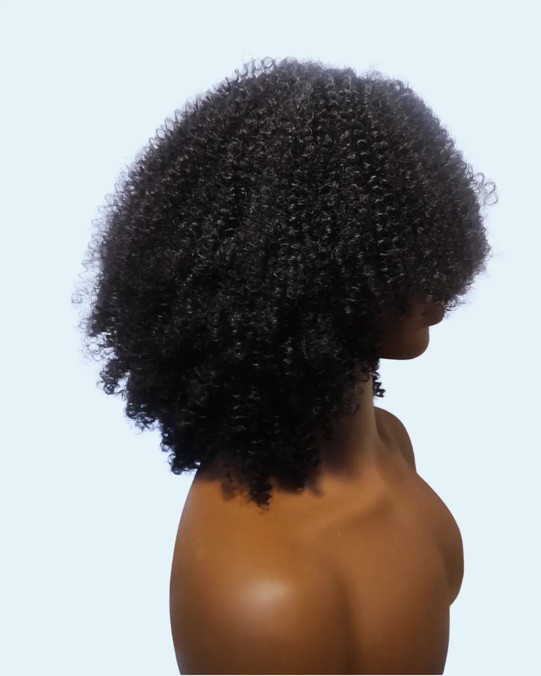 Vue de profil de la perruque U-part Kéziah en couleur 1B volume dense
