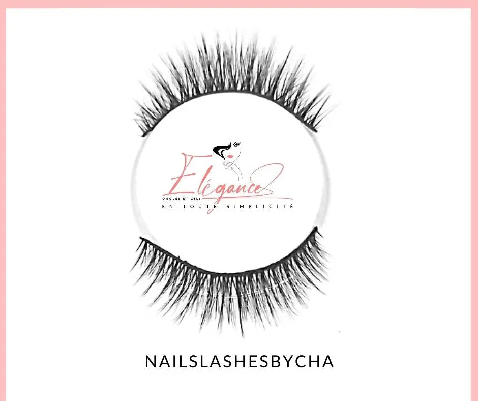 Faux cils 3D réutilisables à coller, effet naturel avec volume. Extensions de cils au rendu élégant, courts et discrets, parfaits pour un regard intense tout en légèreté.