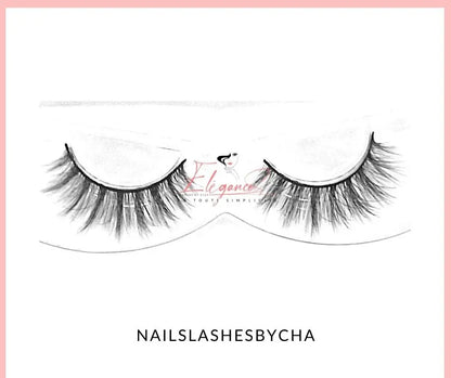 Faux cils 3D réutilisables à coller, effet volume et longueur pour un regard intense type drama queen. Extensions de cils élégantes au fini naturel ÉLÉGANCE.